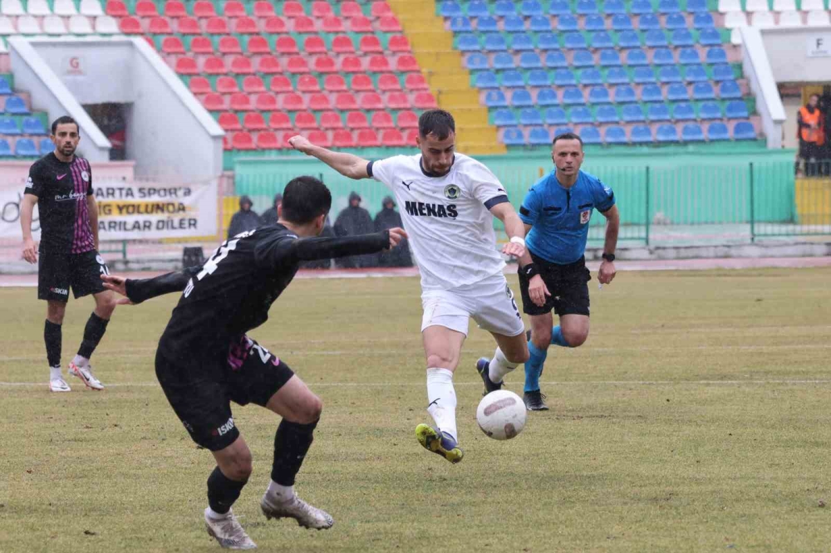 Menemen FK’da Kemal Rüzgar, son 14 maçta 11 gol attı
