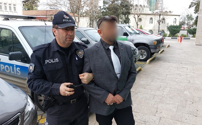 Hastanede müdüre bıçak çeken personel gözaltına alındı