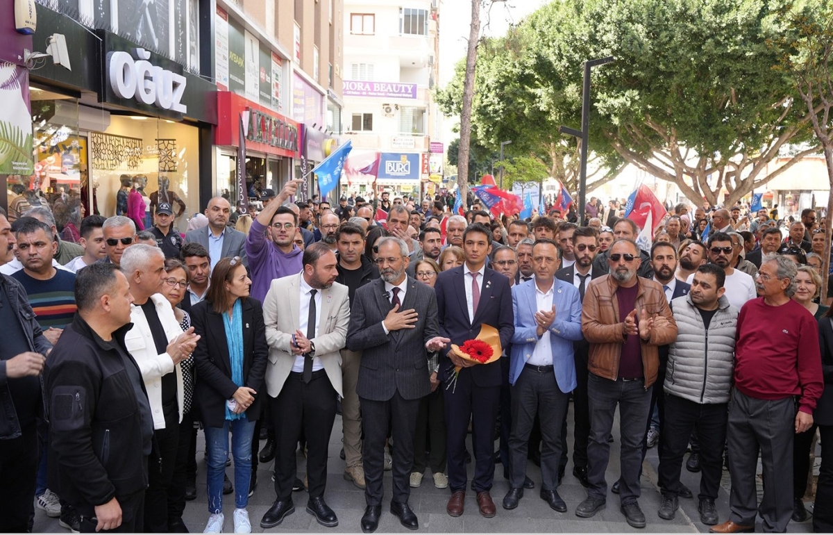 Aracı kurşunlanan Bozdoğan, saldırıyı kınamak için düzenlenen yürüyüşe katıldı