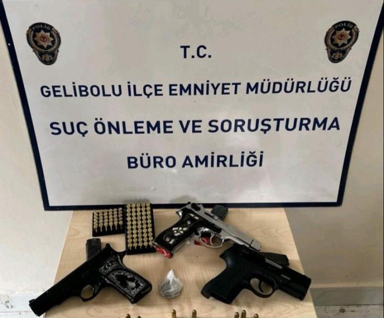 Gelibolu’da 3 adet ruhsatsız tabanca ele geçirildi