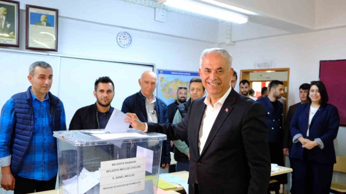 AK Parti’nin adayı Yaman oyunu kullandı