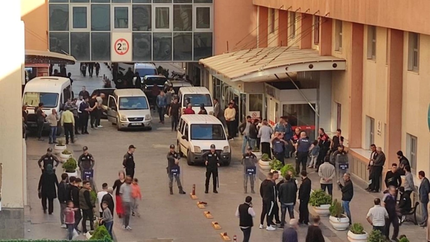 Muhtar adayları birbirine girdi: yaralılar var!
