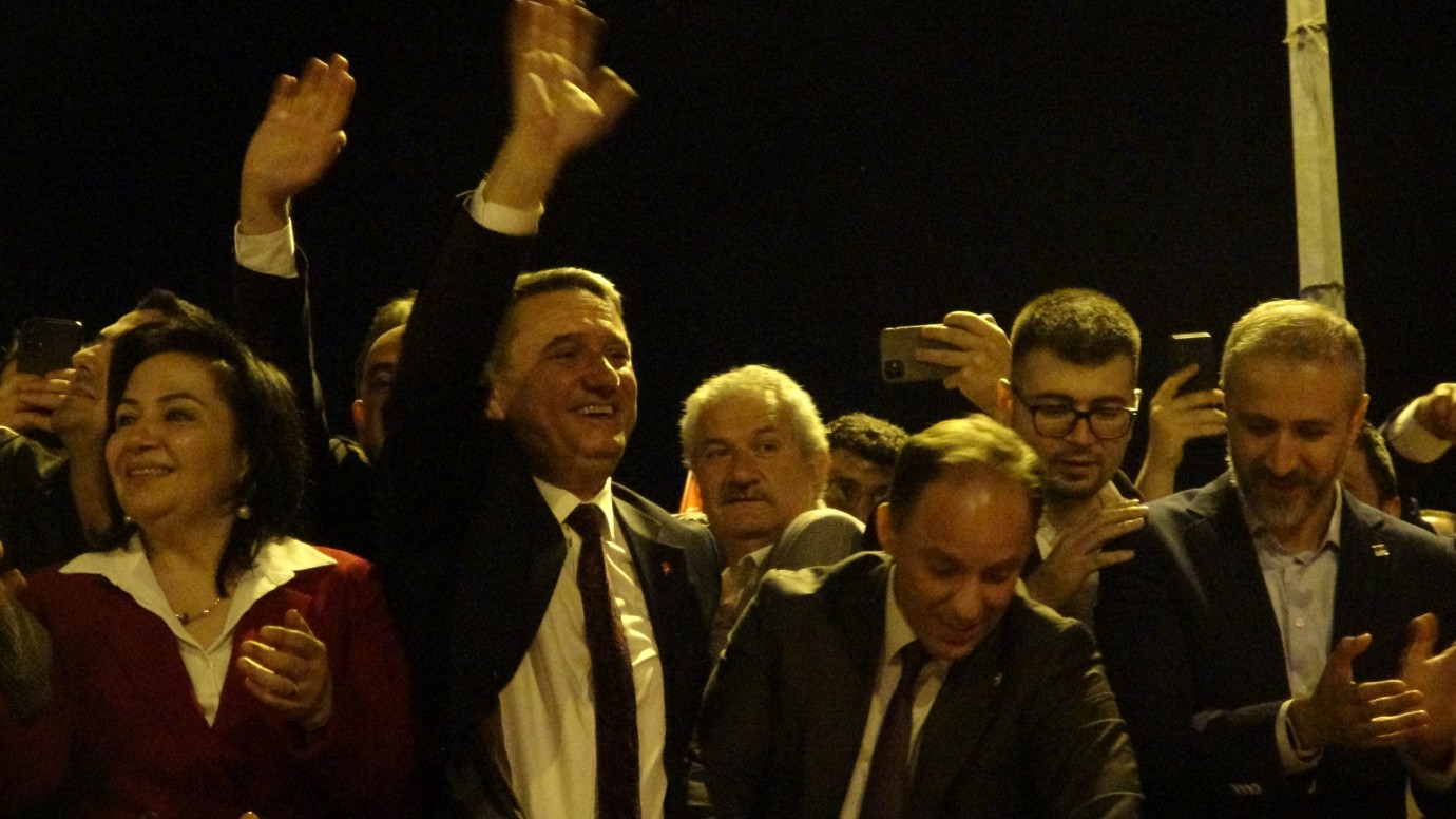 Zonguldak’ta CHP’li Tahsin Erdem’den seçim kutlaması