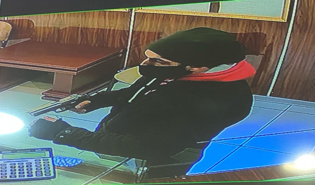Esenyurt’ta silahlı soygun girişiminde bulunan acemi hırsız yakalandı