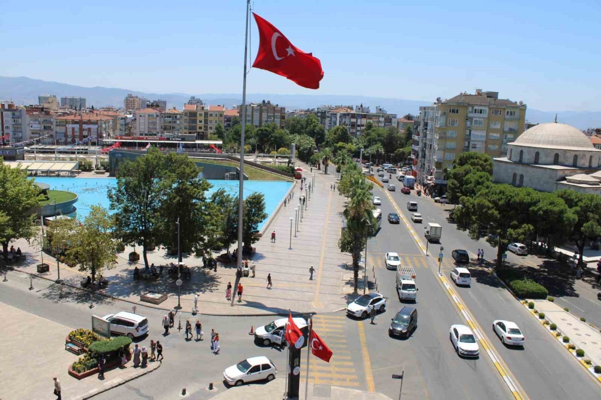 Efeler’de kadın muhtarların sayısı arttı