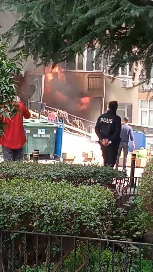 Valilikten gece kulübündeki yangına ilişkin açıklama: "3 ölü, 1 ağır yaralı"