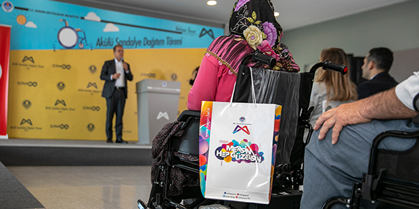 Başkan Seçer, akülü sandalye dağıtım töreni’ne katıldı