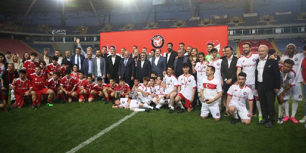 “TFF Omuz Omuza Gösteri Maçı” Mersin’de oynandı