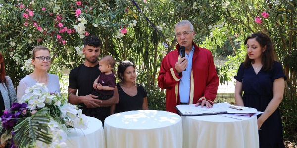 Başkan Tarhan, 5 çiftin nikahını kıydı