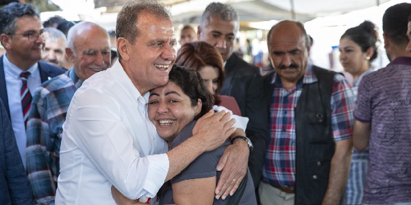 Başkan Seçer Toroslar’da pazar ziyareti yaptı