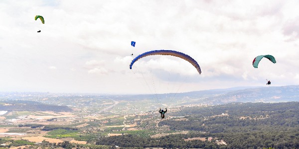 19 Mayıs göklerde de kutlandı