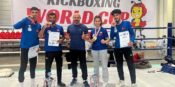 Akdenizli kick boksçular madalyalarla döndü