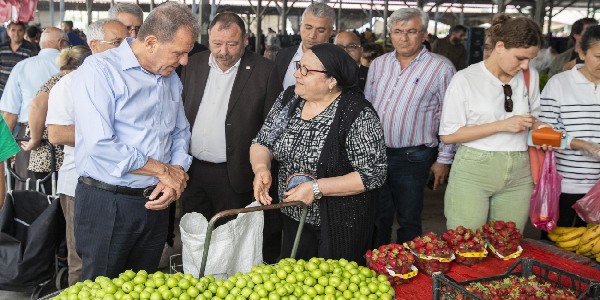 Başkan Seçer, pazar yerinde vatandaşla buluştu