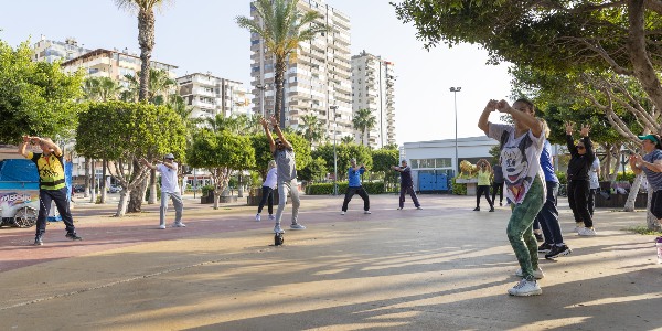 Mersinliler güne sporla başlıyor