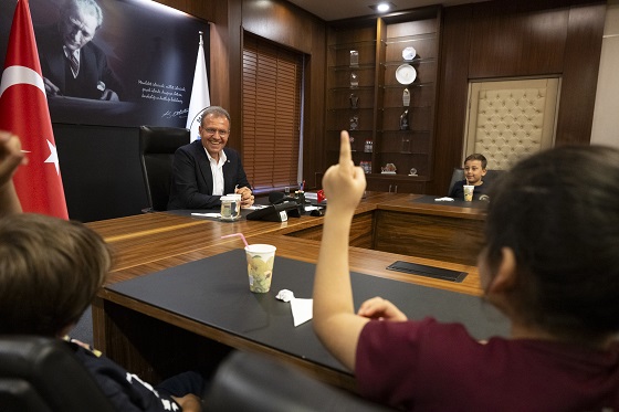 Başkan Seçer: "İnsanları seviyorsan iyi bir belediye başkanı olabilirsin"