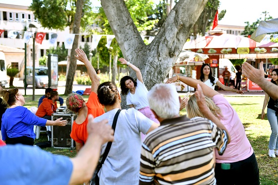 Büyükşehir Emeklileri Sağlık Konusunda Bilgilendirdi