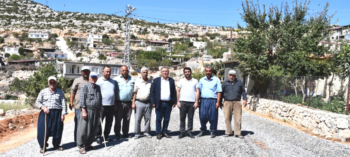 GÜLNAR’DA YOL ÇALIŞMALARI SÜRÜYOR