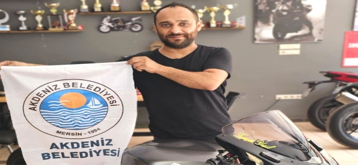 MERSİNLİ SPORCU ÇİFTE KUPAYLA DÖNDÜ