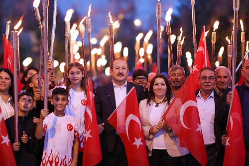 100. Yılda Yörük Çadırlarına Türk Bayrakları ve Meşalelerle Yürüyüş Yapıldı