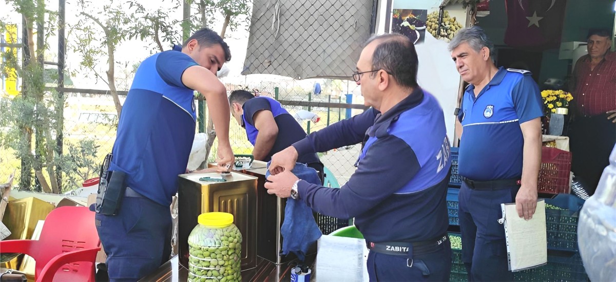 TARSUS'TA 350 LİTRE SAHTE ZEYTİNYAĞI ELE GEÇİRİLDİ