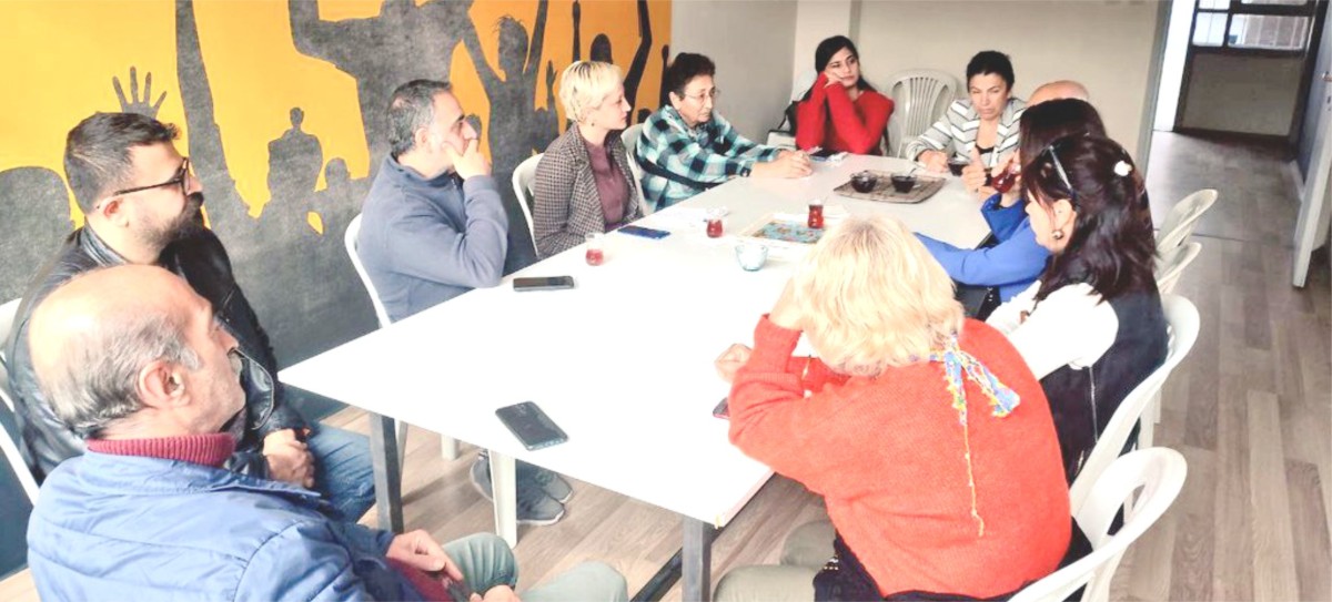 KOCA, NKP ÜYELERİYLE BULUŞTU
