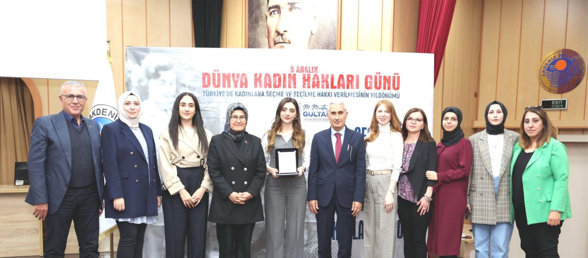 “TÜRKİYE YÜZYILINDA KADININ HAKKI” KONFERANSI