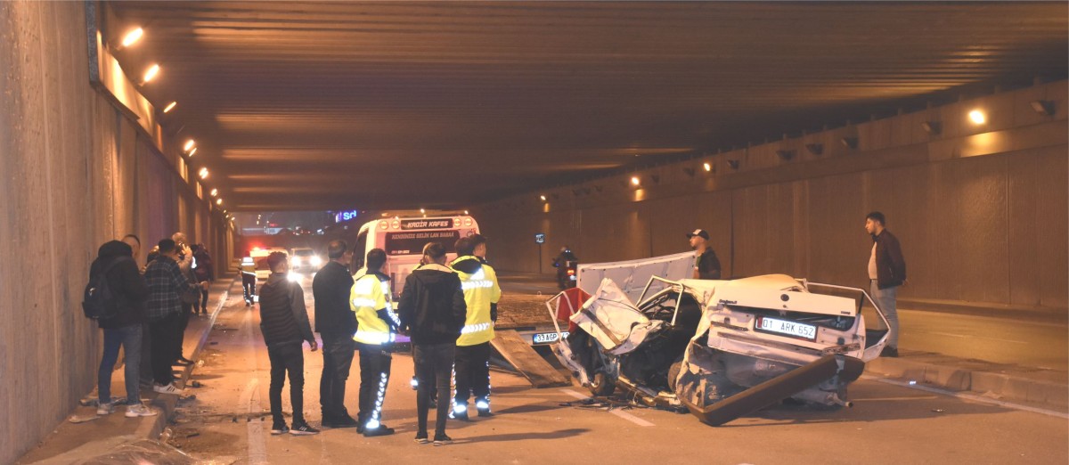 ADANA'DA ASKER UĞURLAMA KONVOYUNDA KAZA: 4 YARALI