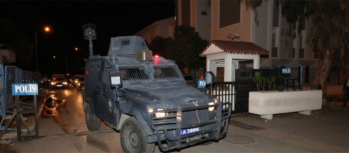 NARKOTİK EKİPLERİ ZEHİR TACİRLERİNE GÖZ AÇTIRMIYOR: 26 GÖZALTI