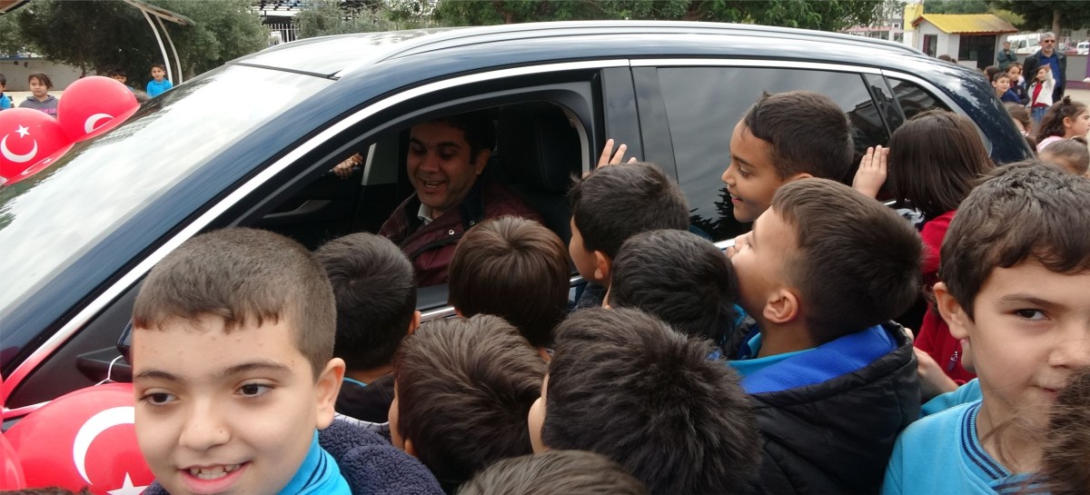 ADANALI ÖĞRENCİLER YERLİ MALI HAFTASINDA TOGG’U İNCELEDİ