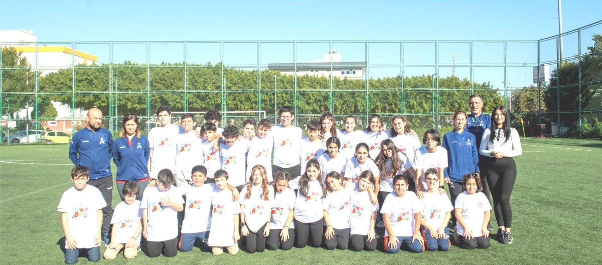 MİNİKBÜS İLE ÖĞRENCİLER HEM GEZİYOR HEM ÖĞRENİYOR