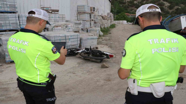 Amasya’da motosiklet fayans dolu palete çarptı: 2 yaralı