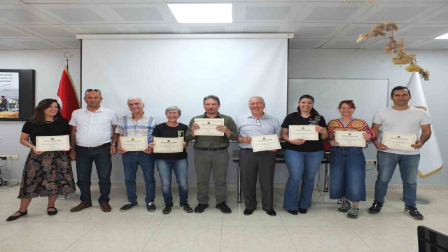 Balıkesir’de 70 kişiye törenle bahçıvanlık belgesi verildi