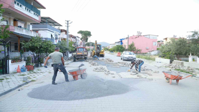 Burhaniye Belediyesi Fen İşleri ekipleri çalışmalarına devam ediyor