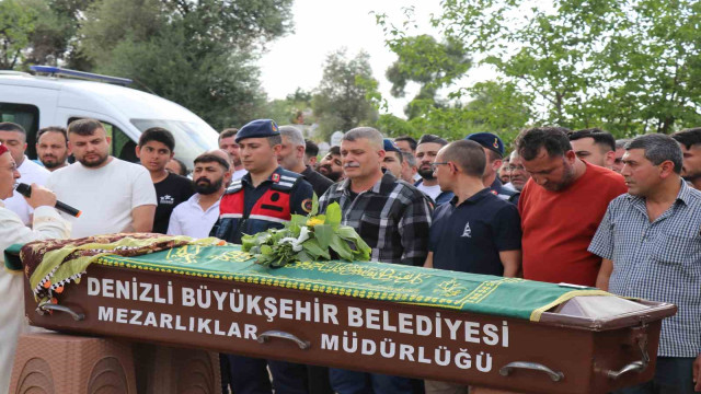 Cinayete kurban giden kızının ardından ’Çocuklarına sahip çıkacağım’ diye gözyaşı döktü