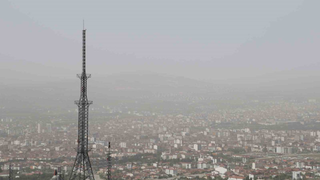 Elazığ’da toz bulutu etkili oldu