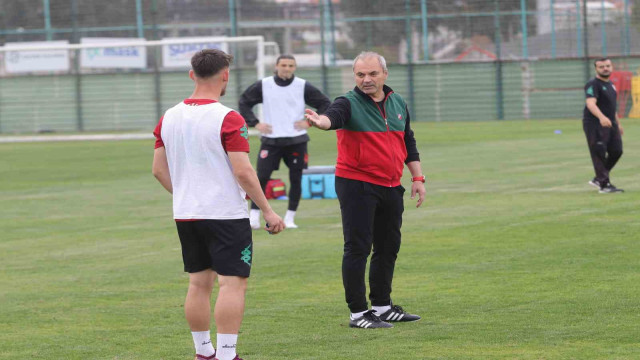 Erkan Sözeri: “Suni çim yüzünden oyuncularımız sakatlandı”