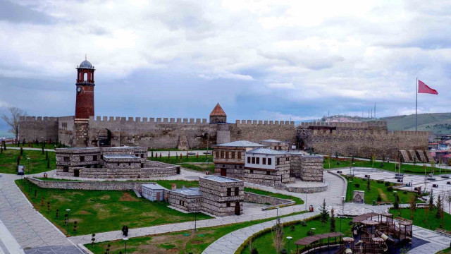 Erzurum’a yağmur sağanakla geliyor