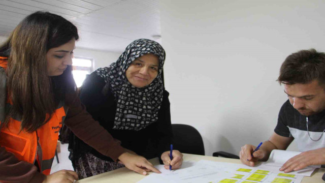 Hatay’da depremzedeler yeni evlerine kavuşuyor