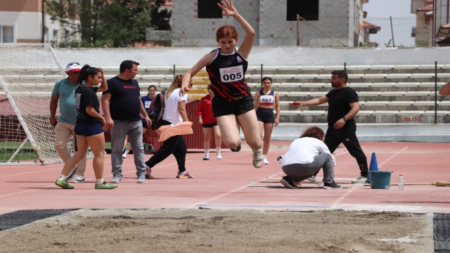 Karaman’da başlayan Atletizm Grup Yarışmalarına 14 ilden 425 sporcu katılıyor