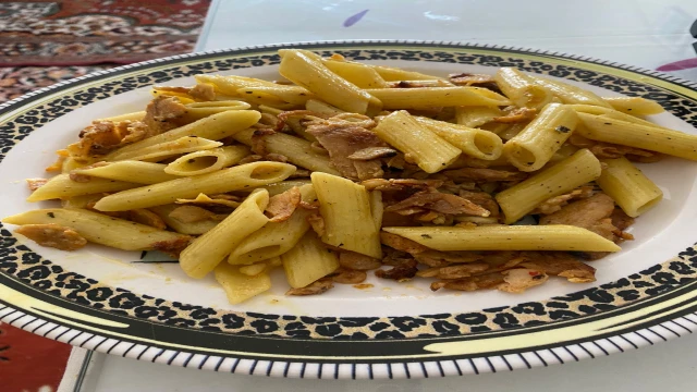 Kremasız Körili Tavuklu Makarna