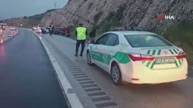 Mersin-Adana otobanında polis ve jandarma ekipleri denetimlerini sürdürüyor