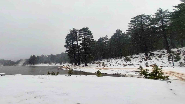 Muğla’nın yüksek dağlarına Nisan karı