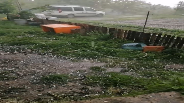 Osmancık’ta ceviz büyüklüğünde dolu yağdı