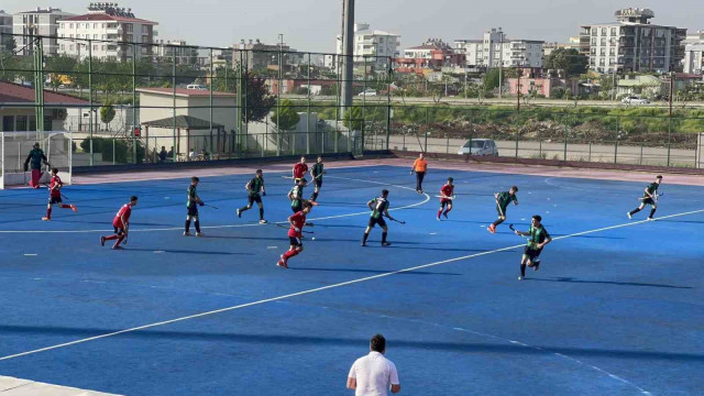 Osmaniye’de Erkekler Açık Alan Hokey Süper Lig 1. etap maçları başladı