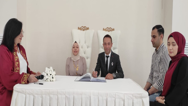 Özel bir gün bekleyen çiftler nikah için 24 Nisan 2024 tarihini seçtiler