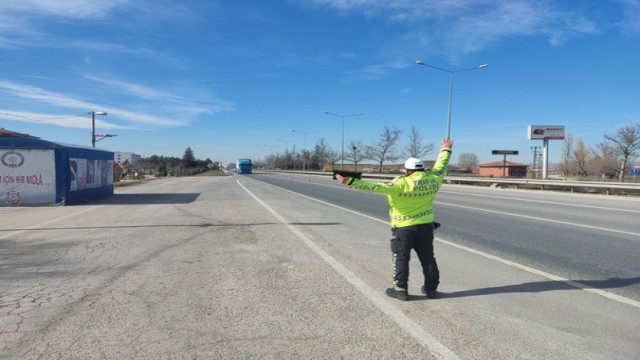 Polis ekiplerinin trafik denetiminde ceza yağdı