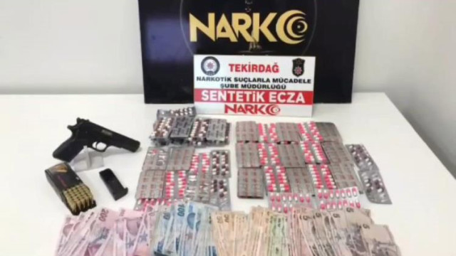 Polis elini hangi çekmeceye attıysa ya mermi ya da hap çıktı