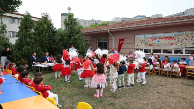 Rektör Sözbir anaokulu öğrencileriyle buluştu