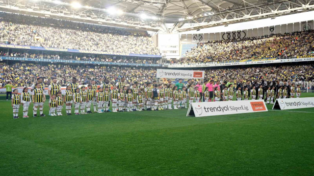 Trendyol Süper Lig: Fenerbahçe: 0 - Beşiktaş: 0 (Maç devam ediyor)