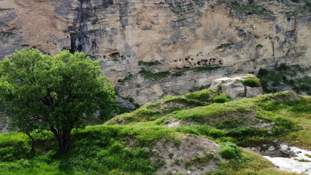 Tunceli’de Urartu mağaralarının bilinmeyenlerini halk hafızası yaşatıyor